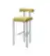 MIDJ Qua-ndo baro kėdė – moderni taburetė su žalia sėdyne ir plonu metaliniu rėmu.